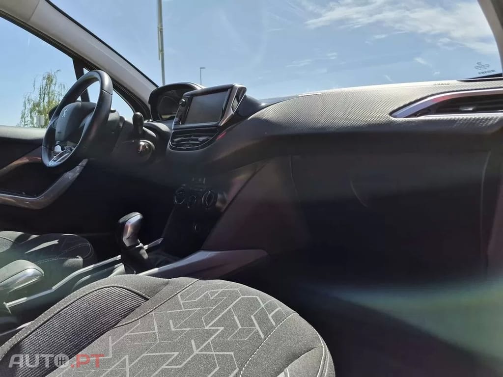 Peugeot 2008 1.2 PureTech Style