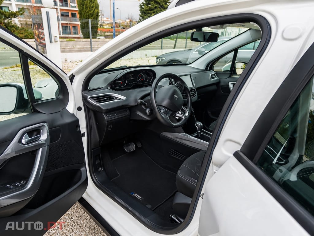 Peugeot 2008 Peugeot 2008 1.2 Allure Pack