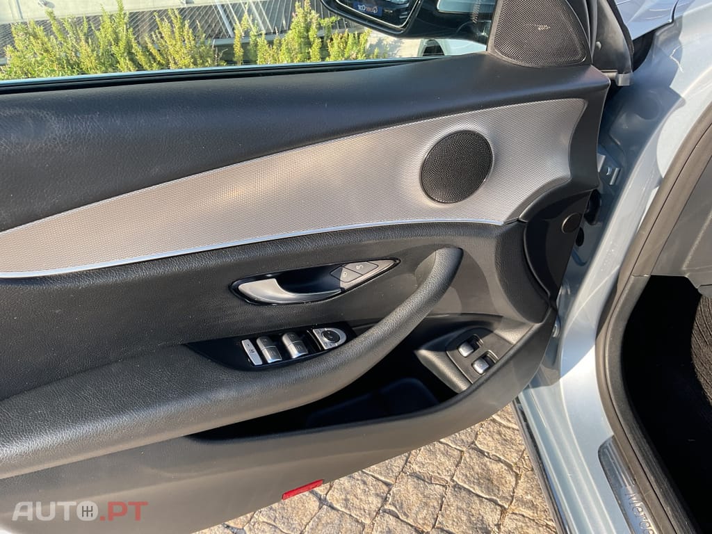 Mercedes-Benz E 220 BlueTEC Avantgarde Auto.