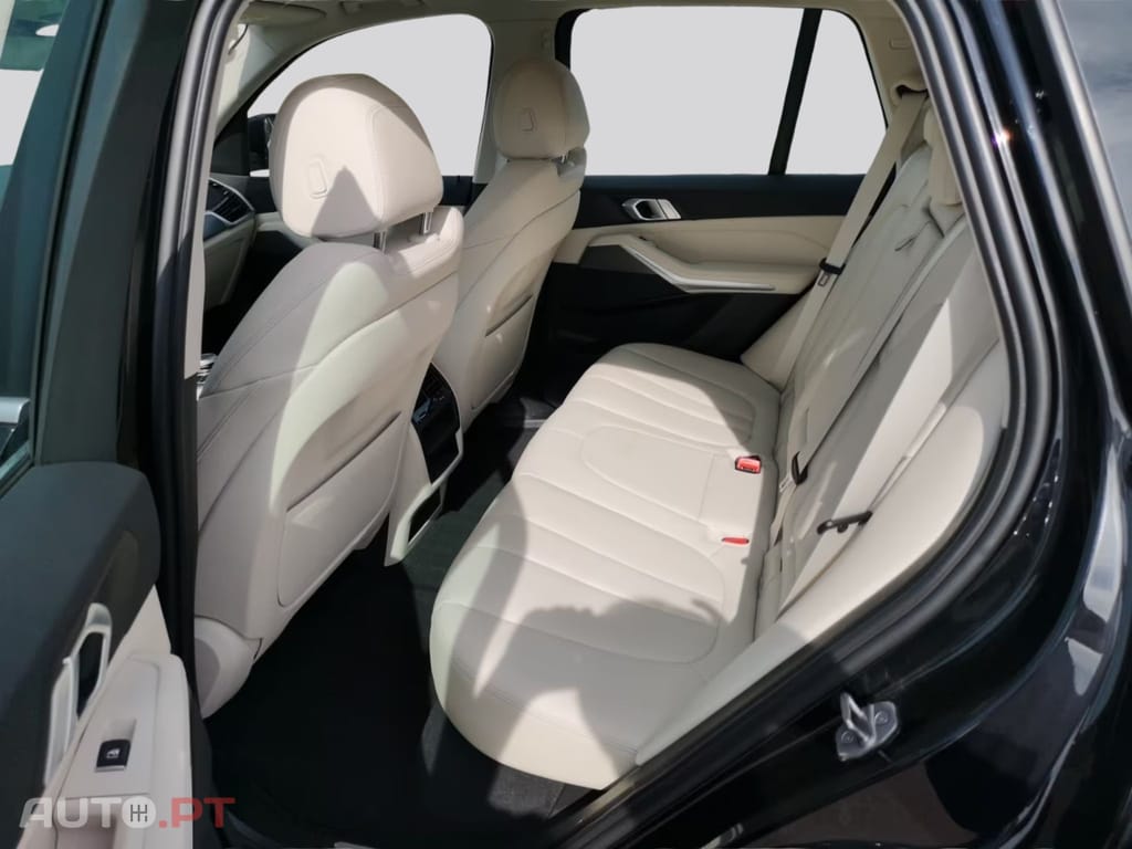 BMW X5 I.V.A DEDUTIVEL xDrive 45e 