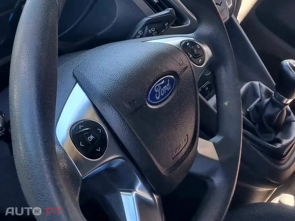 Ford Transit Connect L2 3 Lugares