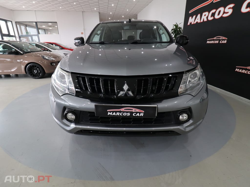 Mitsubishi L200 2.4 DI-D CD Invite Strakar Look 4WD