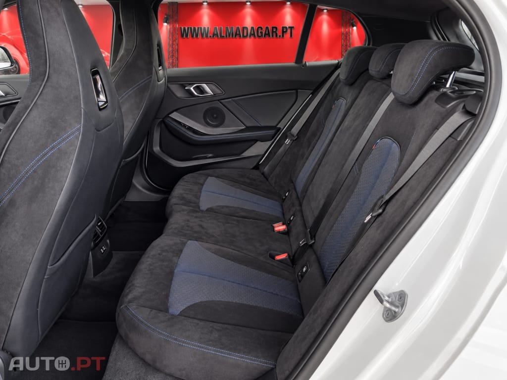 BMW 118 i Pack Desportivo M Auto