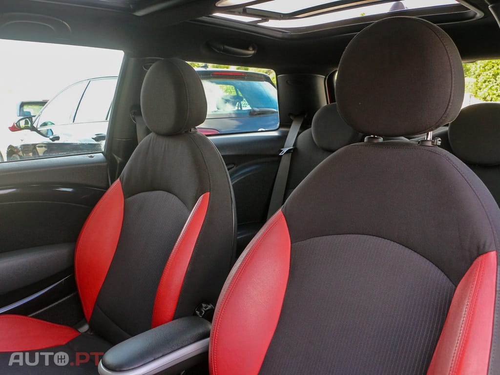 MINI Cooper John Cooper Works