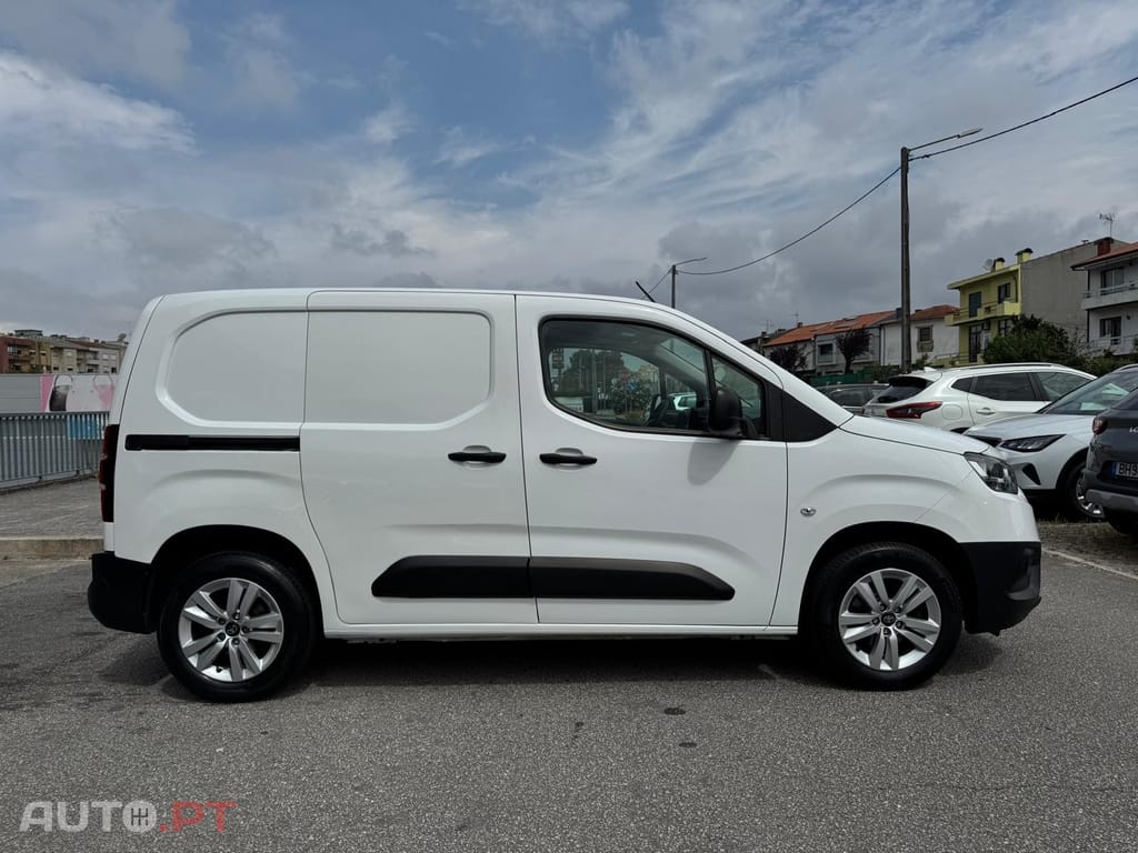 Toyota Proace 1.5D L1 Comfort - IVA DEDUTÍVEL