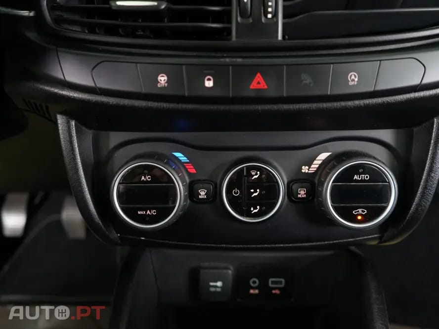 Fiat Tipo 1.6 M-Jet Lounge Tech