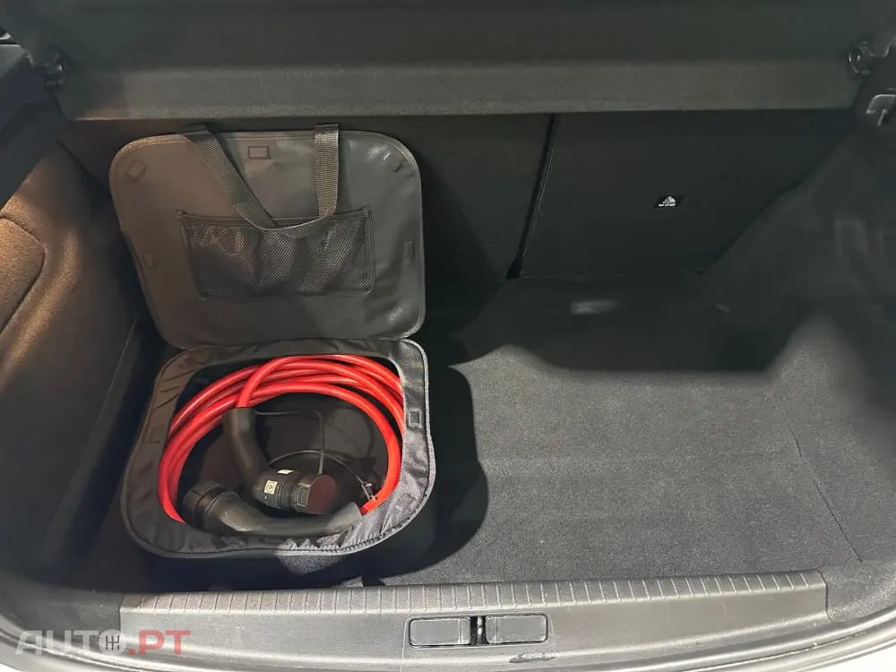 Peugeot E-208 50 kWh Style