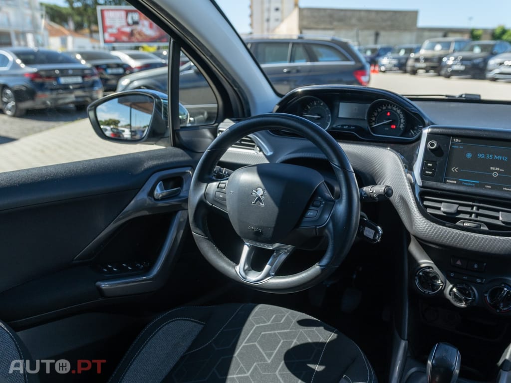 Peugeot 2008 1.2 PureTech Style