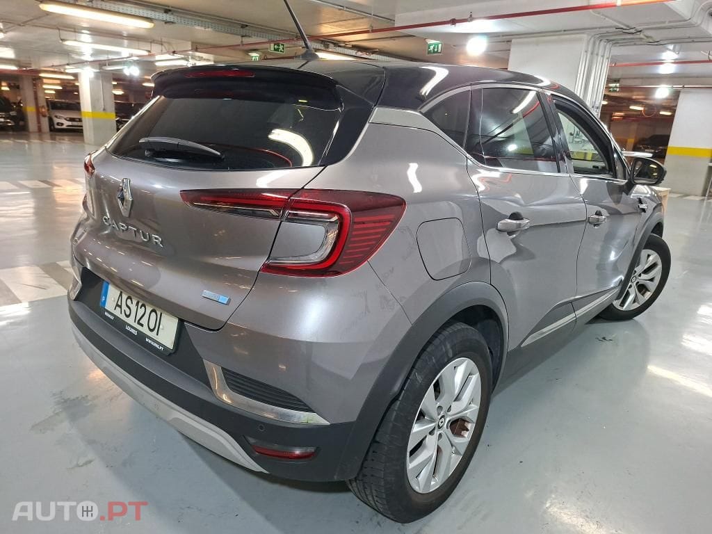 Renault Captur 1.6 E-Tech Plug-In Intens