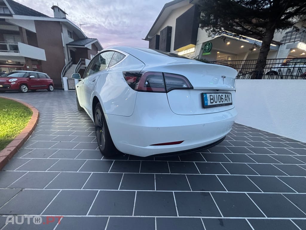 Tesla Model 3 Standard Range Plus RWD
