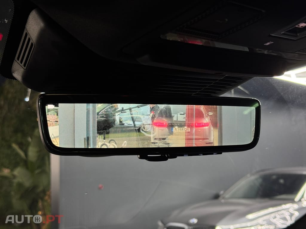 Land Rover Evoque 1.5 P300e AWD R-Dynamic S Auto