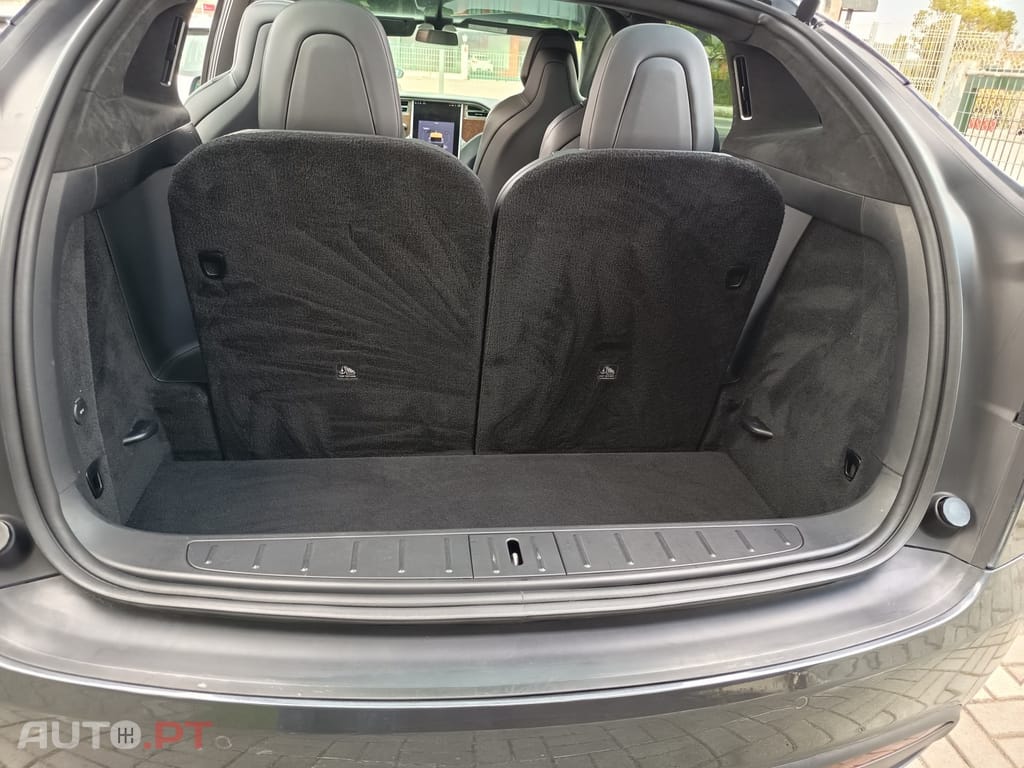 Tesla Model X 100D