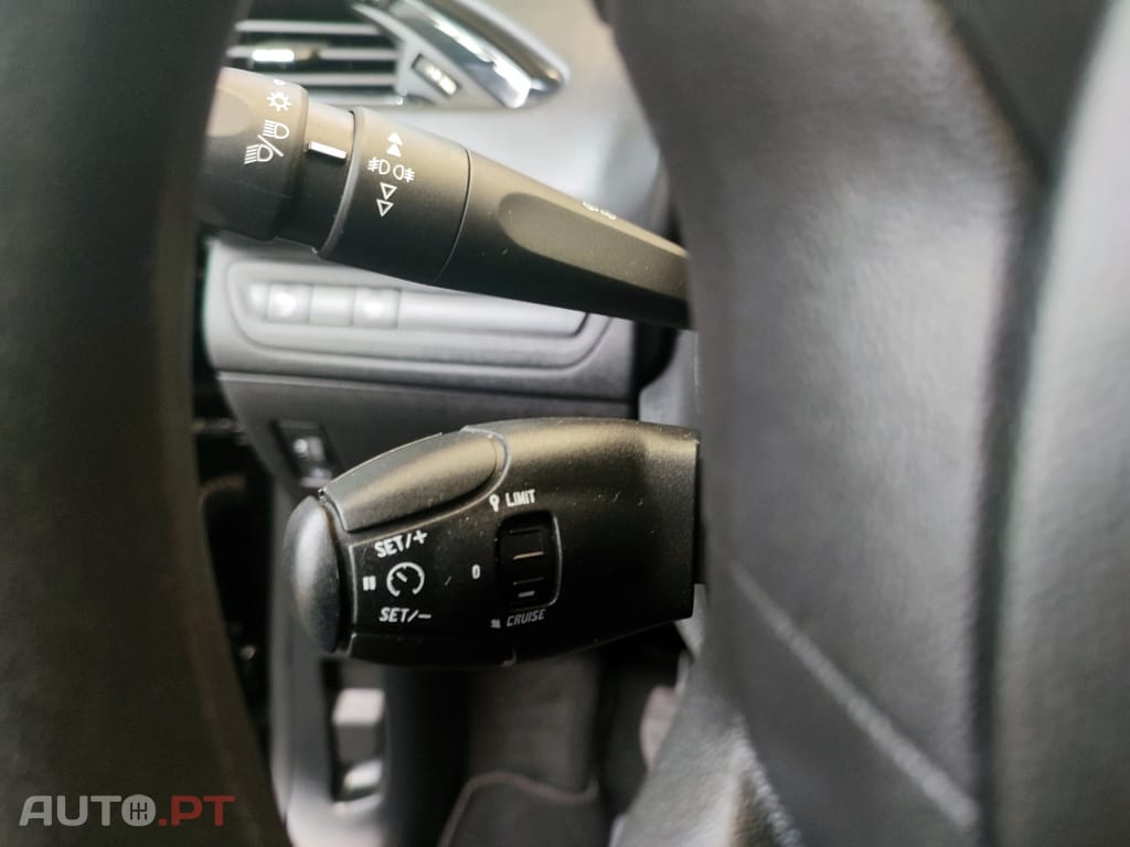 Peugeot 208 ACTIVE