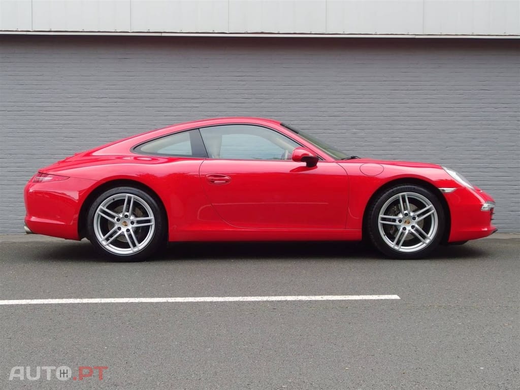 Porsche 911 Carrera
