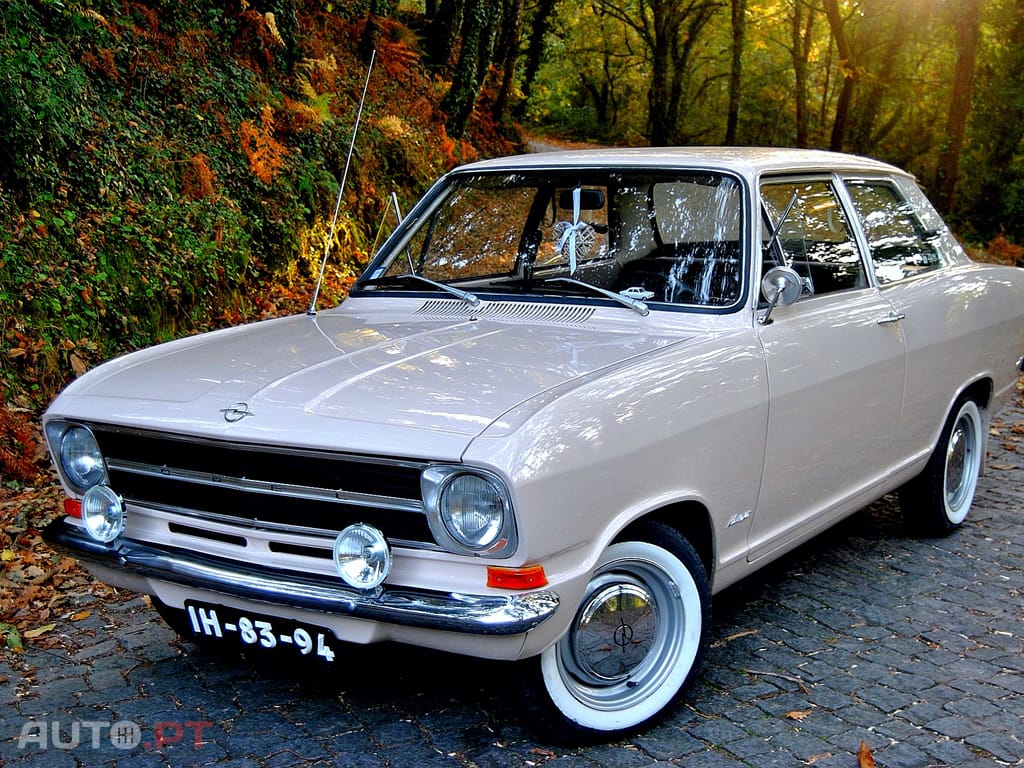 Opel Kadett Sedan 2 door 1.1