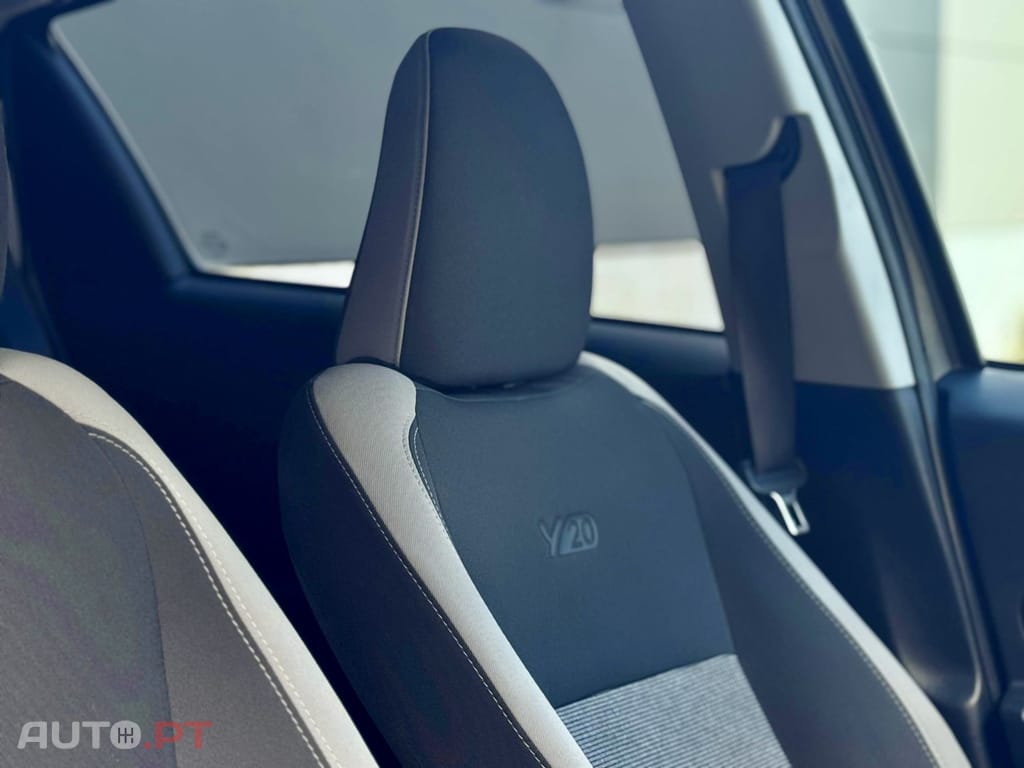 Toyota Yaris 1.5 VVT-i 20 Anos