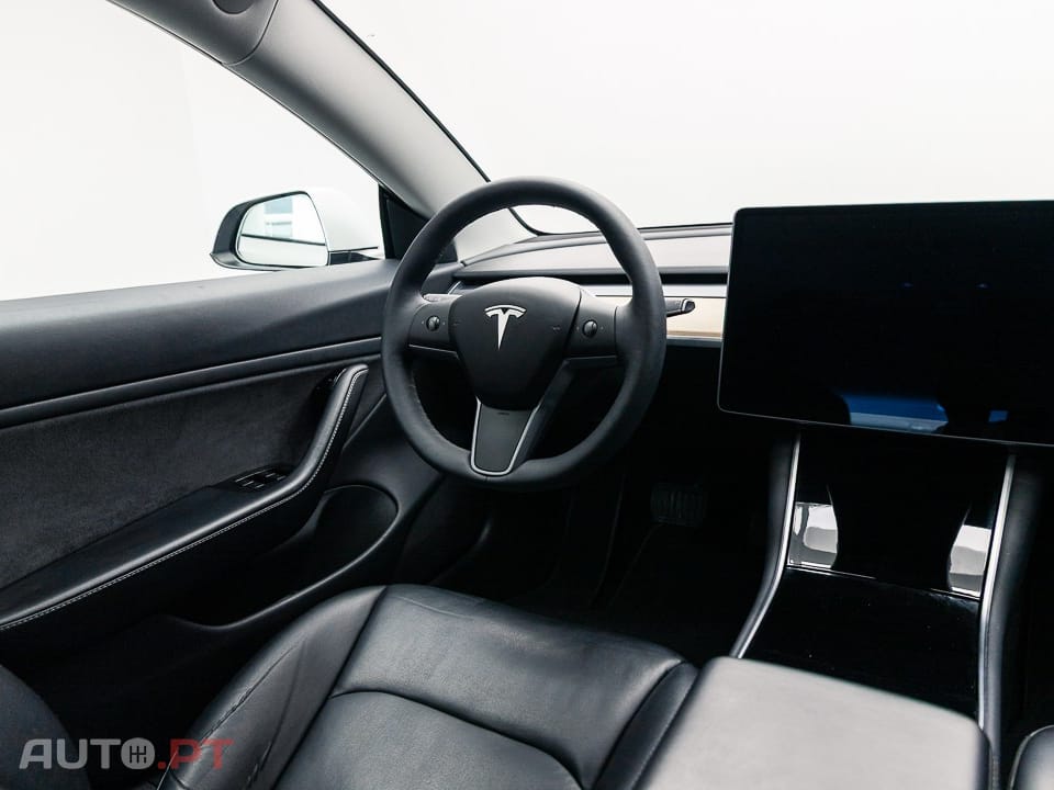 Tesla Model 3 Standard Range Plus RWD