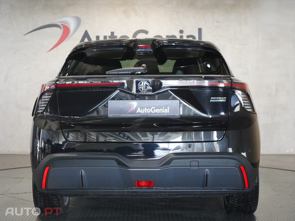 MG MG4 64 kWh Luxury