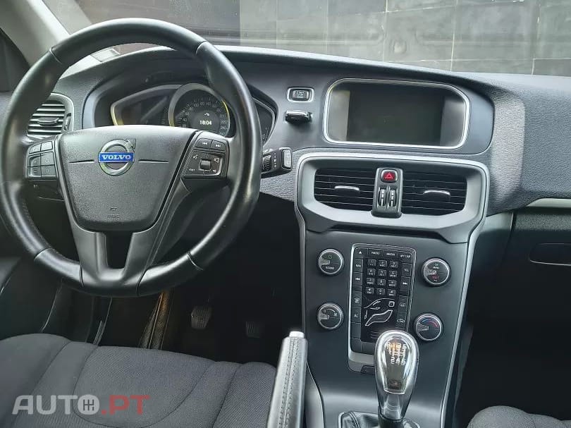 Volvo V40 D2