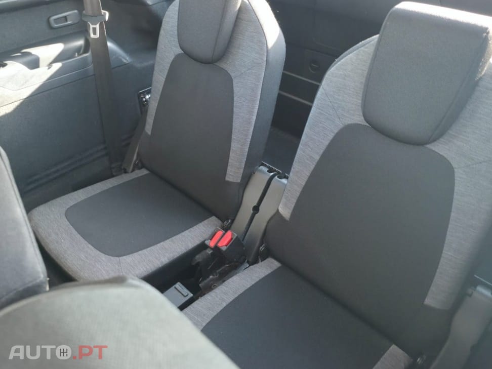 Citroën C4 Grand Picasso 1.6 BlueHDi Feel EAT6 J16 — fotografia 13