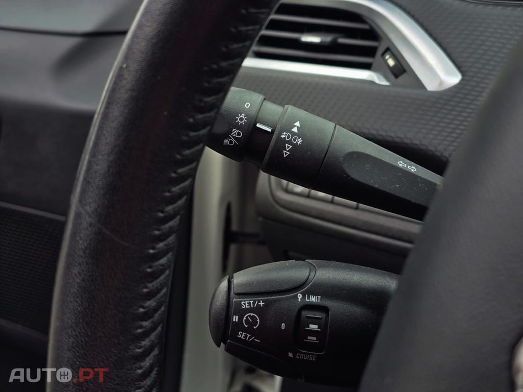 Peugeot 208 1.6 BlueHDi Style