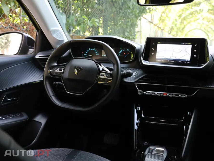 Peugeot E-208 50 kWh Style
