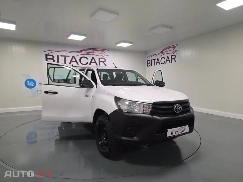 Toyota Hilux 2.4 D-4D 4WD CD CH