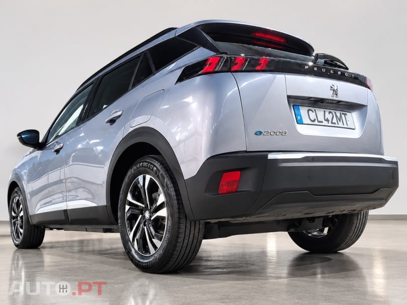 Peugeot E-2008 50 kWh Allure Pack