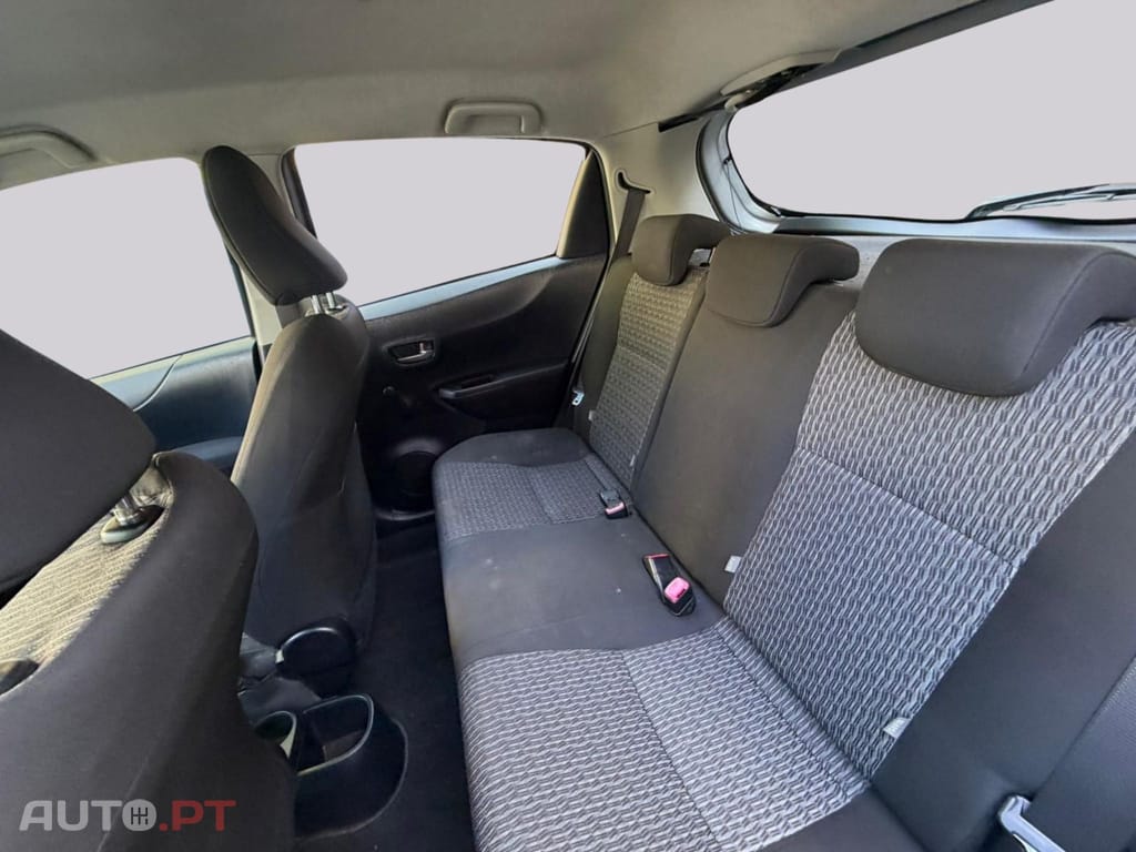 Toyota Yaris 1.0 VVT-i Comfort +PS Style +P.Techno