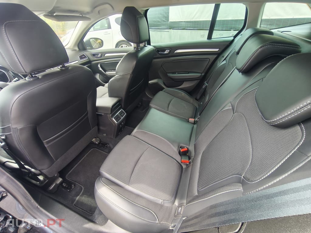 Renault Mégane Sport Tourer 1.5 Blue dCi Intens