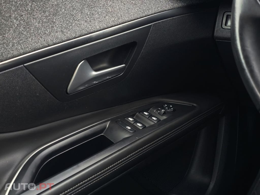 Peugeot 5008 2.0 BlueHDi Allure J18