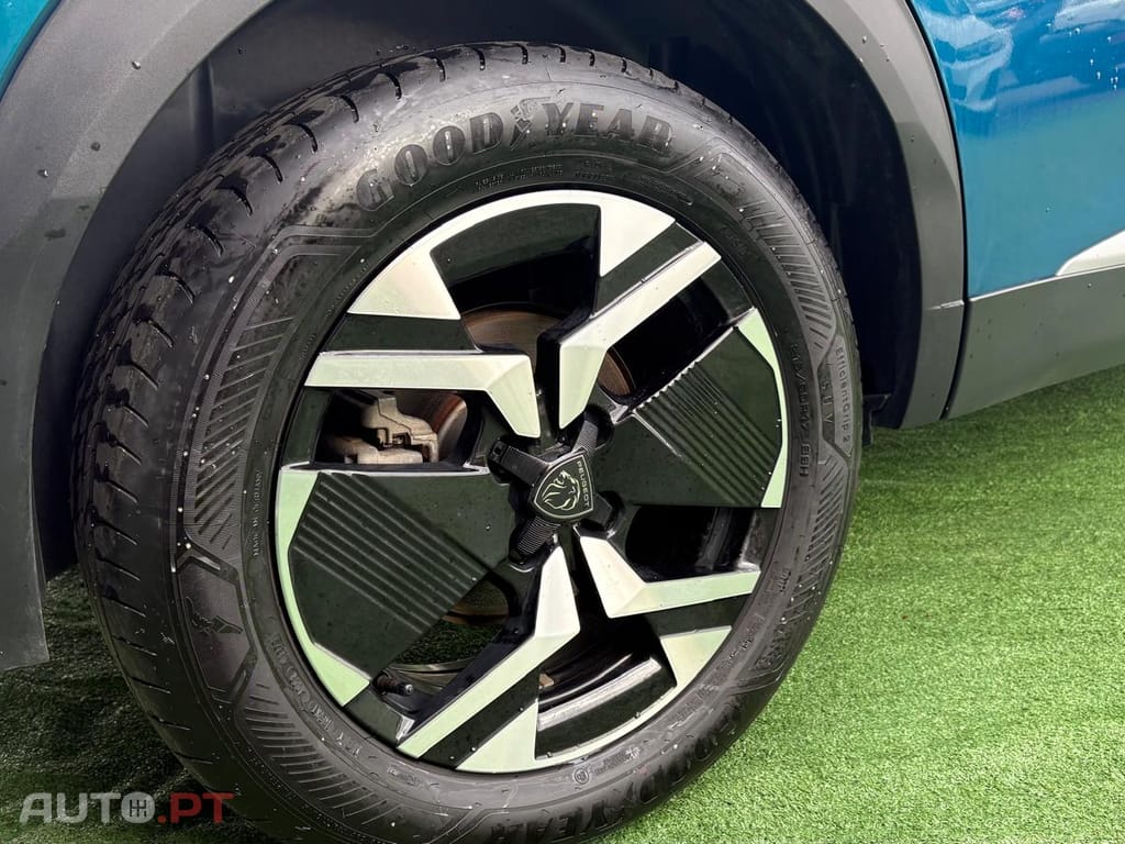 Peugeot E-2008 Allure 54kWH