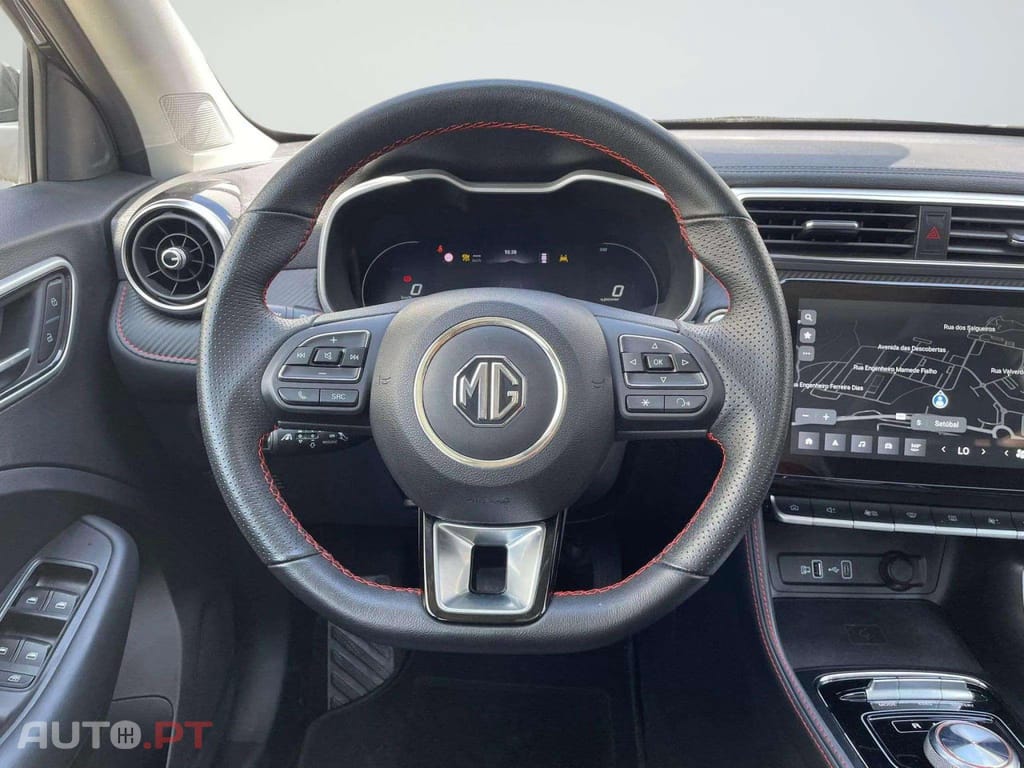 MG ZS EV 72.6 kWh Luxury OBC 11 KW