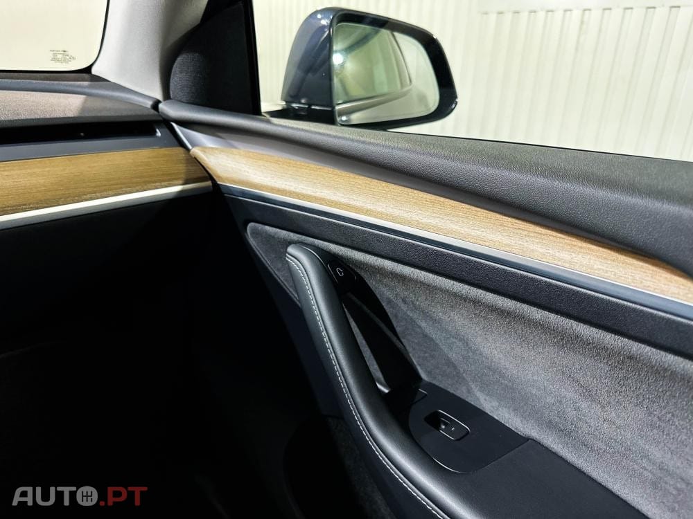 Tesla Model Y Long Range Dual Motor AWD
