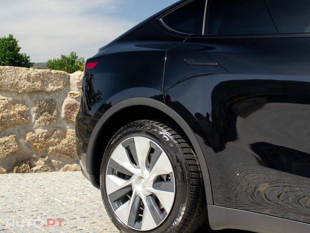 Tesla Model Y Long Range Dual Motor AWD