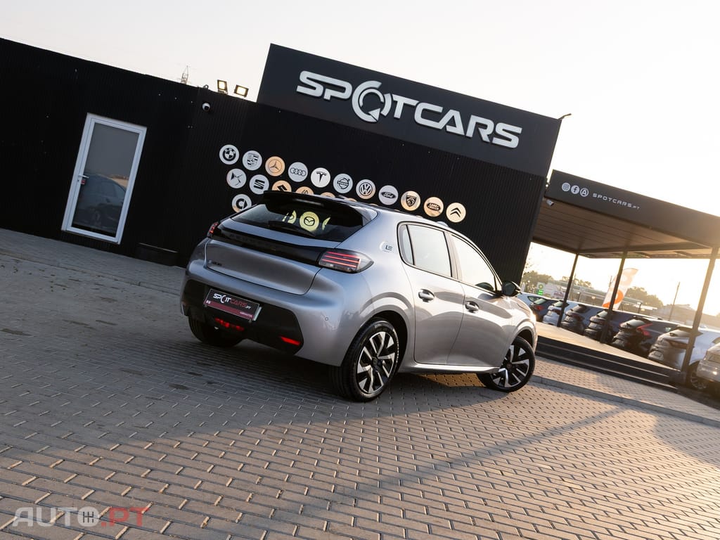 Peugeot E-208 50 kWh Active