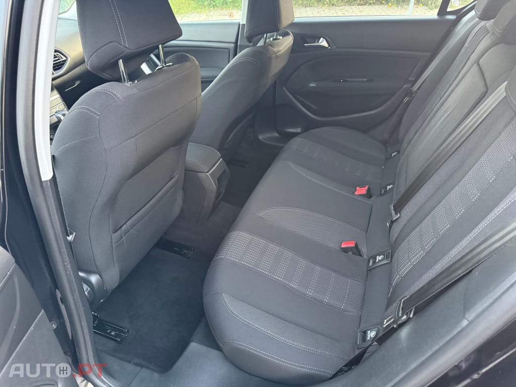 Peugeot 308 1.6 BlueHDi Allure EAT6