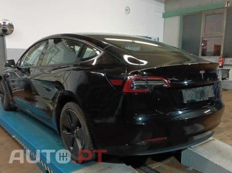Tesla Model 3 Standard Range Plus RWD