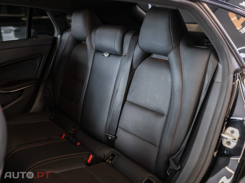 Mercedes-Benz CLA 220 (CDI) d 7G-DCT Orange Art Edition