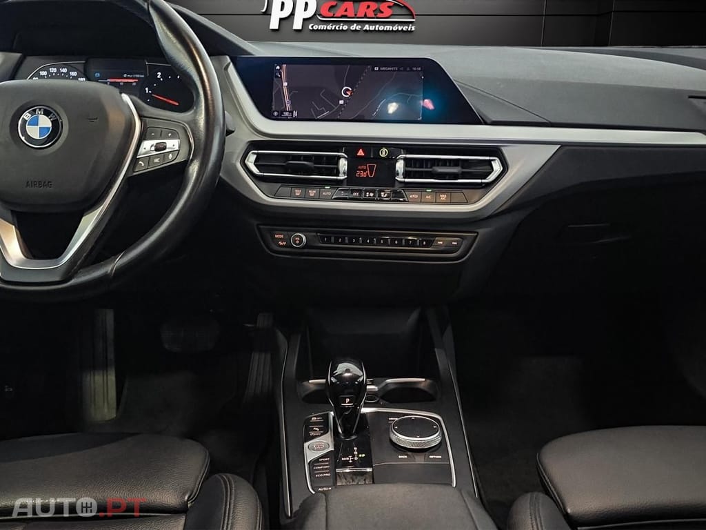 BMW 216 d Line Sport — fotografia 18