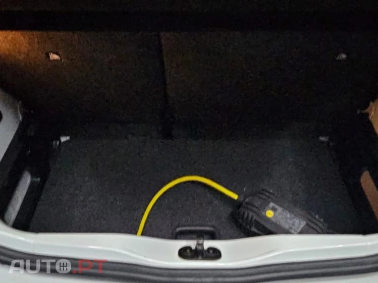 Volkswagen e-Up Style Plus