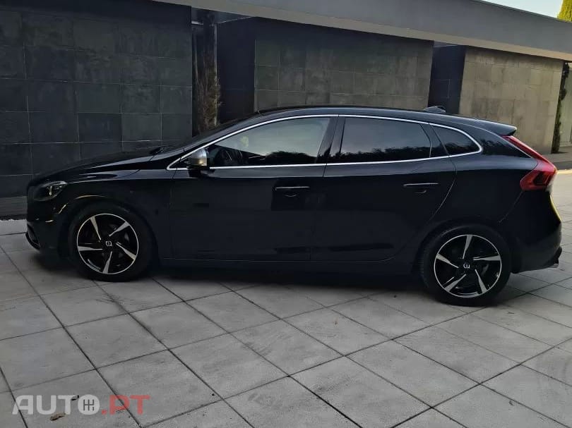 Volvo V40 1.6 D2 R-Design