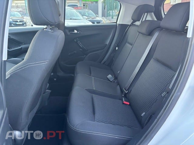 Peugeot 208 1.6 BlueHDi Style