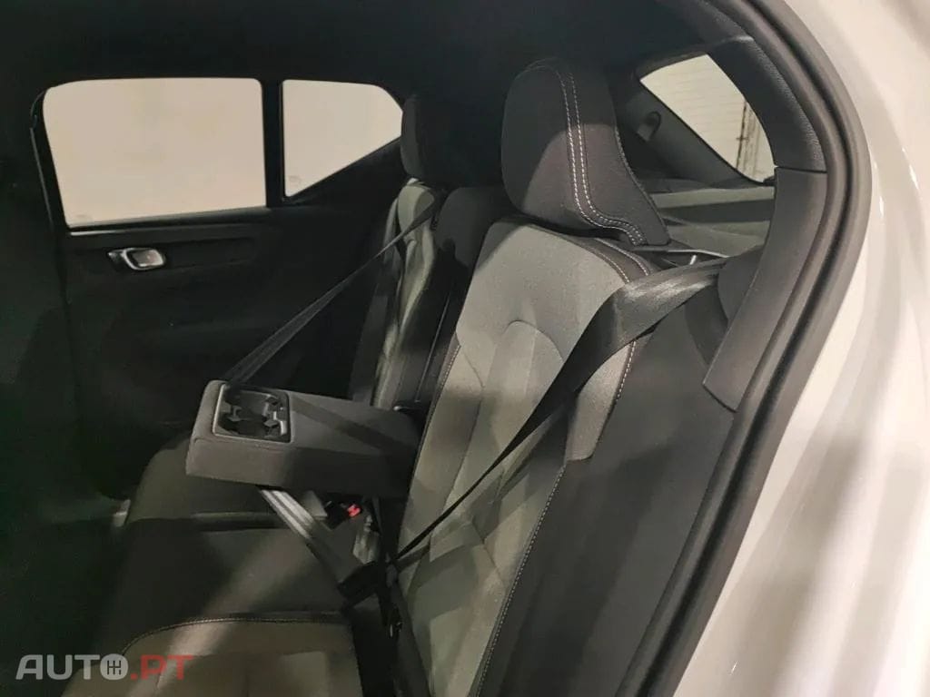 Volvo XC40 1.5 T2 Plus Dark Auto