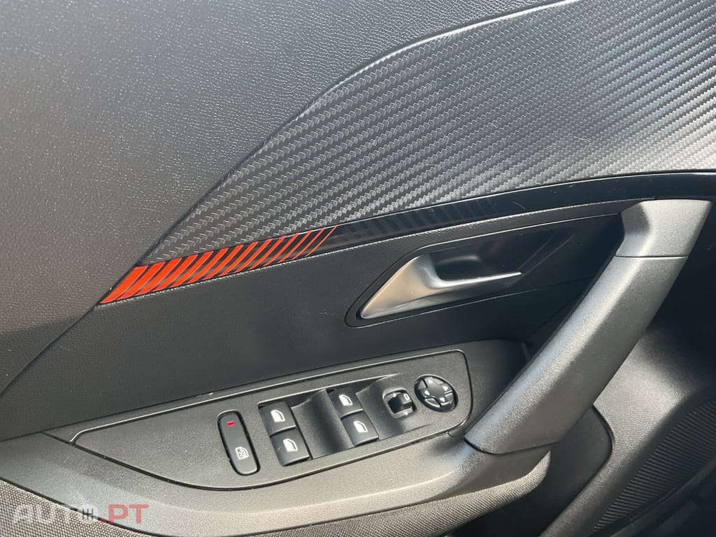 Peugeot 2008 1.2 PureTech Active Pack
