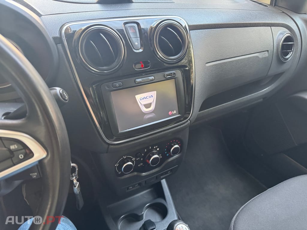 Dacia Lodgy 1.5 Blue dCi Stepway 7L