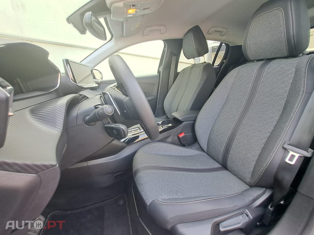 Peugeot 208 1.2 Hybrid Allure e-DCS6