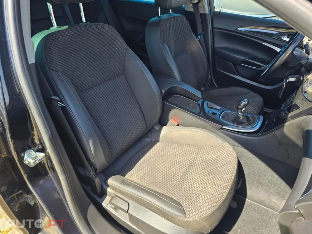 Opel Insignia Outro
