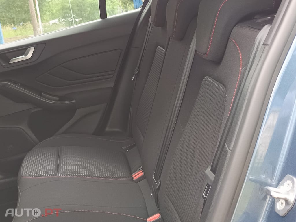 Ford Focus 1.0 EcoBoost MHEV Active