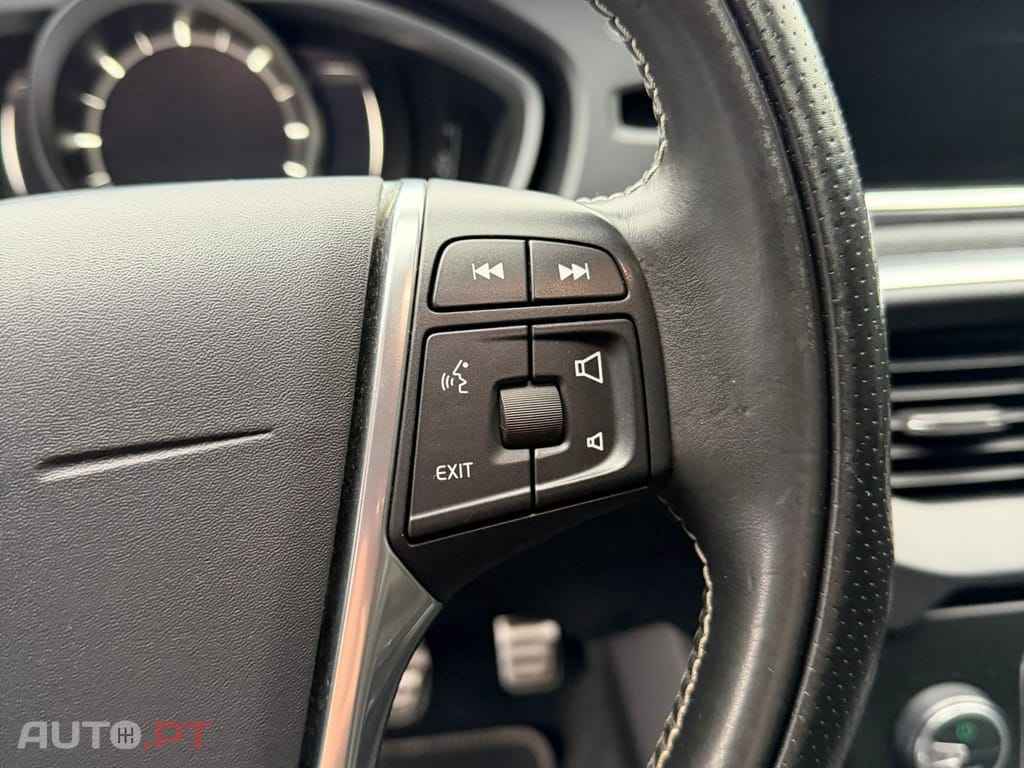 Volvo V40 2.0 D2 R-Design